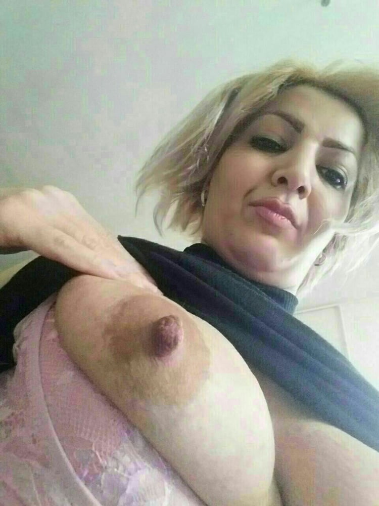 Tetas medianas (iran) 1
 #87656314