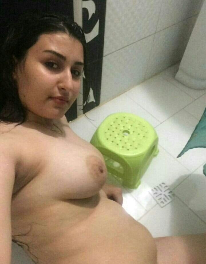 Tetas medianas (iran) 1
 #87656318