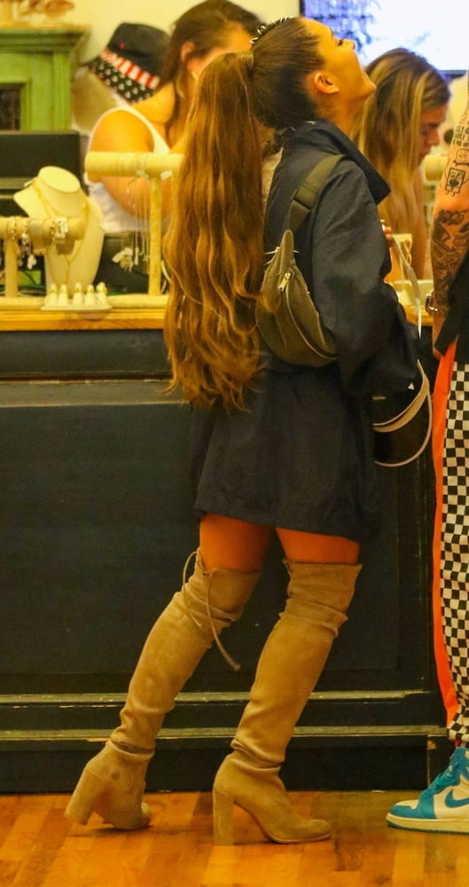 Ariana grande con gli stivali vol 05
 #105220057