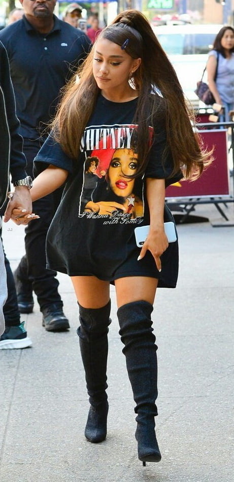 Ariana grande mit stiefel vol 05
 #105220097