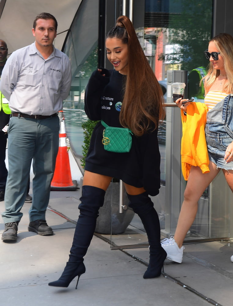 Ariana grande con gli stivali vol 05
 #105220123