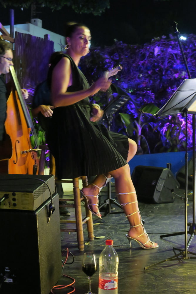 Leggy singer #93406489