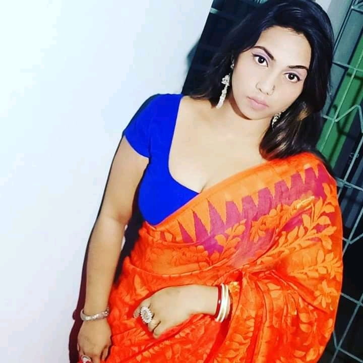 Indian girl in saree #100729286