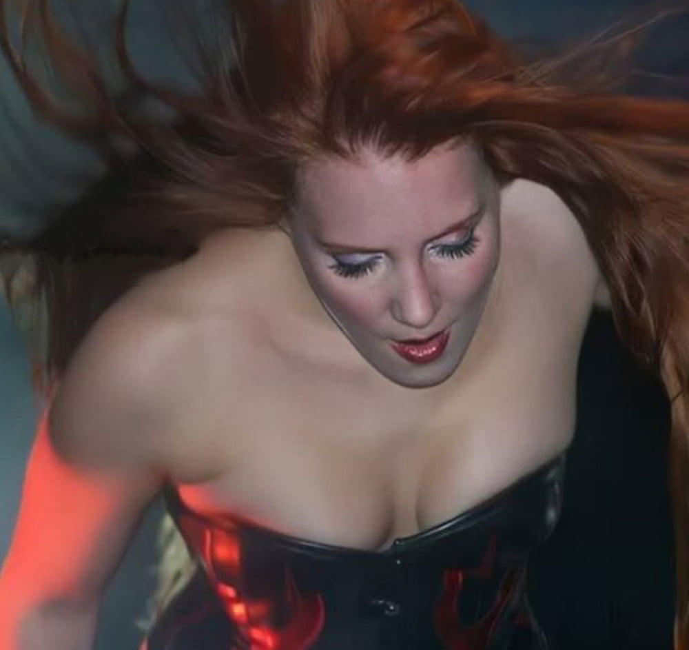 Simone Simons #98127830