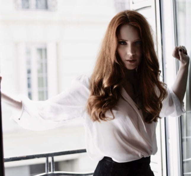 Simone simons
 #98127939