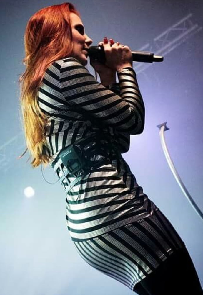 Simone simons
 #98128084