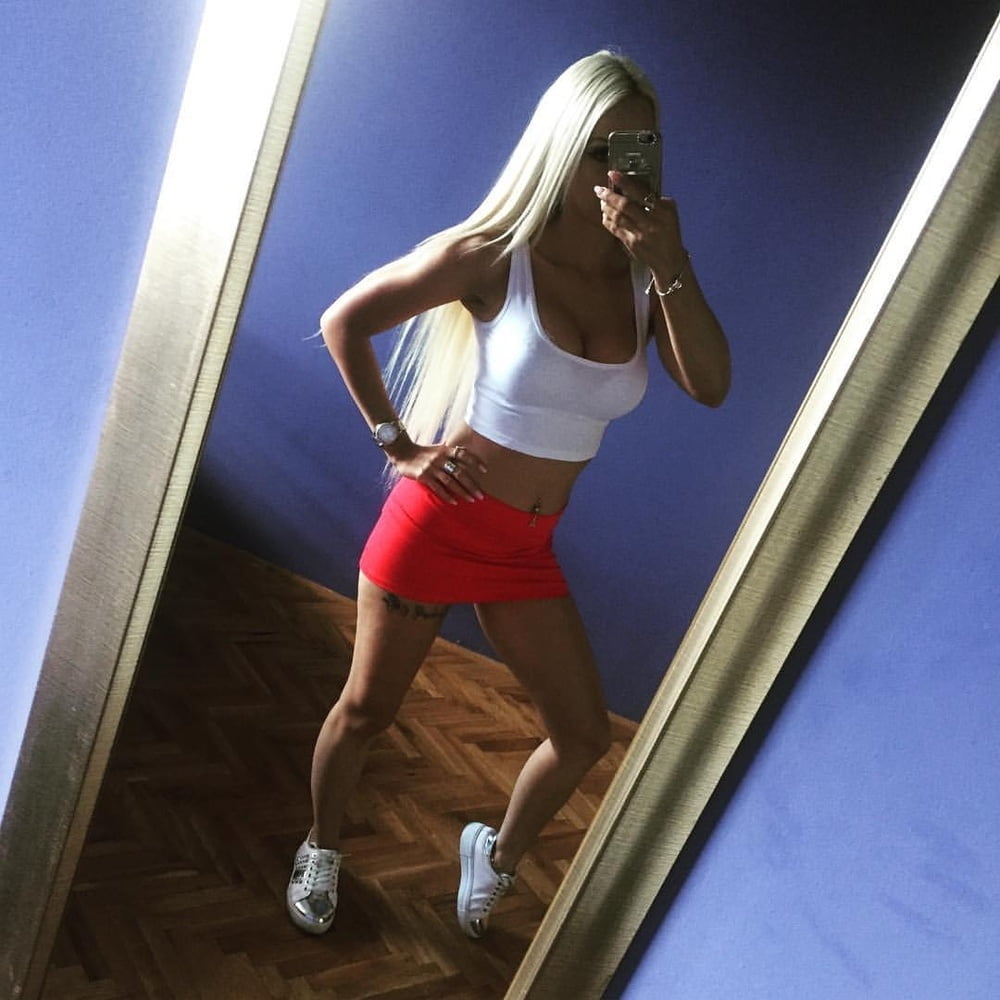 Serbische blonde Teenie-Hure
 #80283015