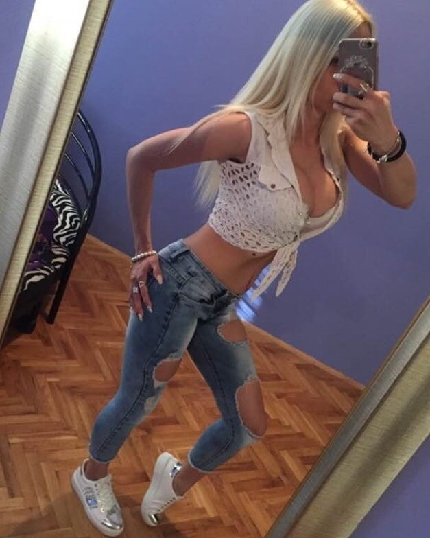 Serbische blonde Teenie-Hure
 #80283088