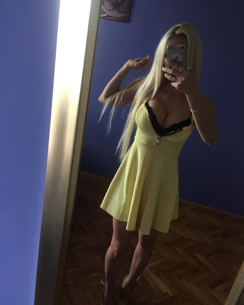 Serbische blonde Teenie-Hure
 #80283099