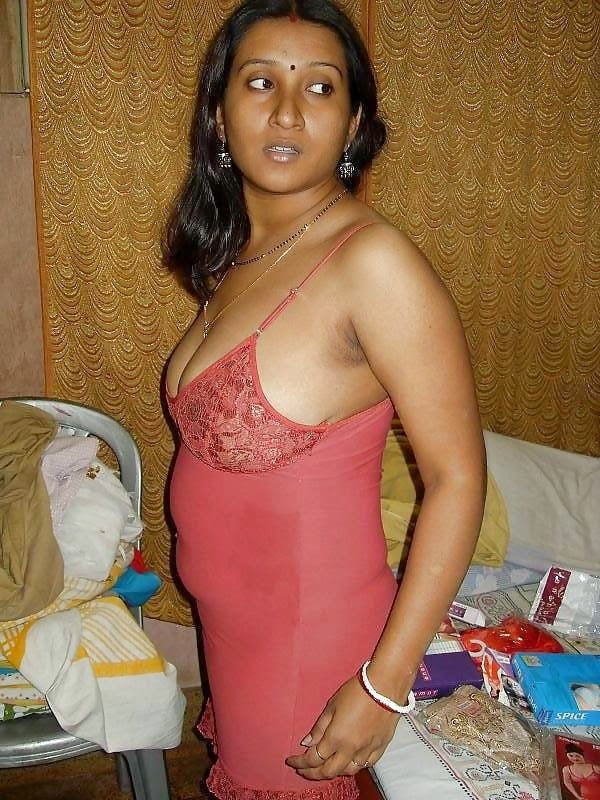 Bdsm sexy bhabhi gereift milf desi indische Frau
 #87679779