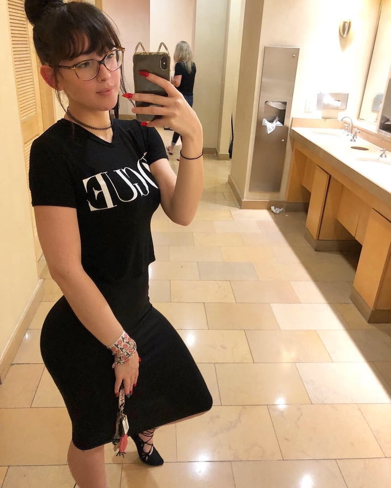 WoeSenBabe #90127624