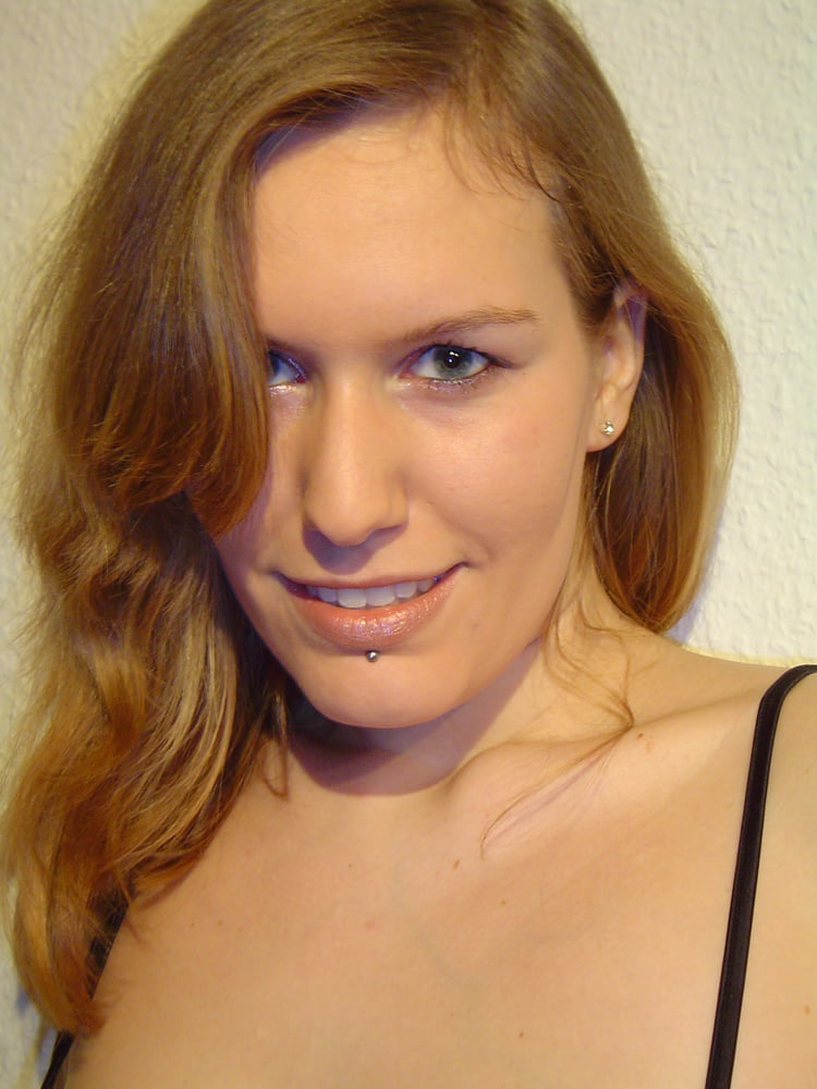 2 chicas disfrutando
 #103327829