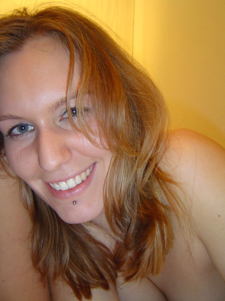 2 chicas disfrutando
 #103327869