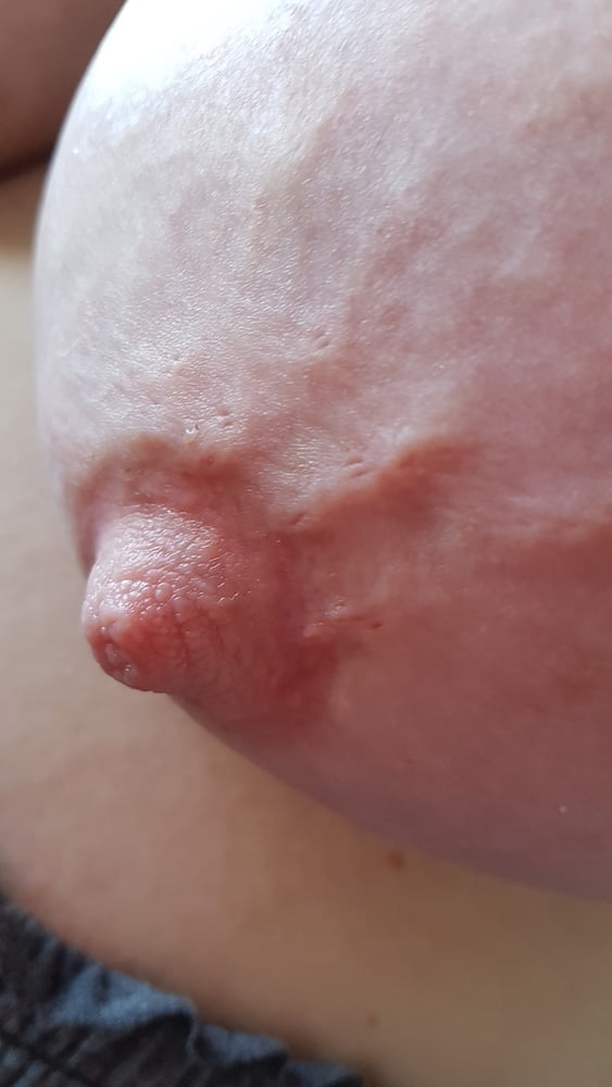 Euter abgebunden,outdoor getragen,danach die nippel gepumpt
 #79950650