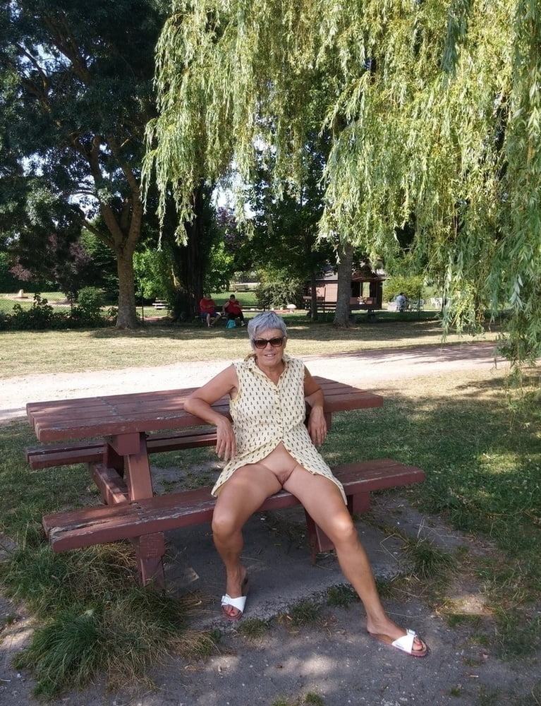 geile Oma ohne Hoeschen #88083716