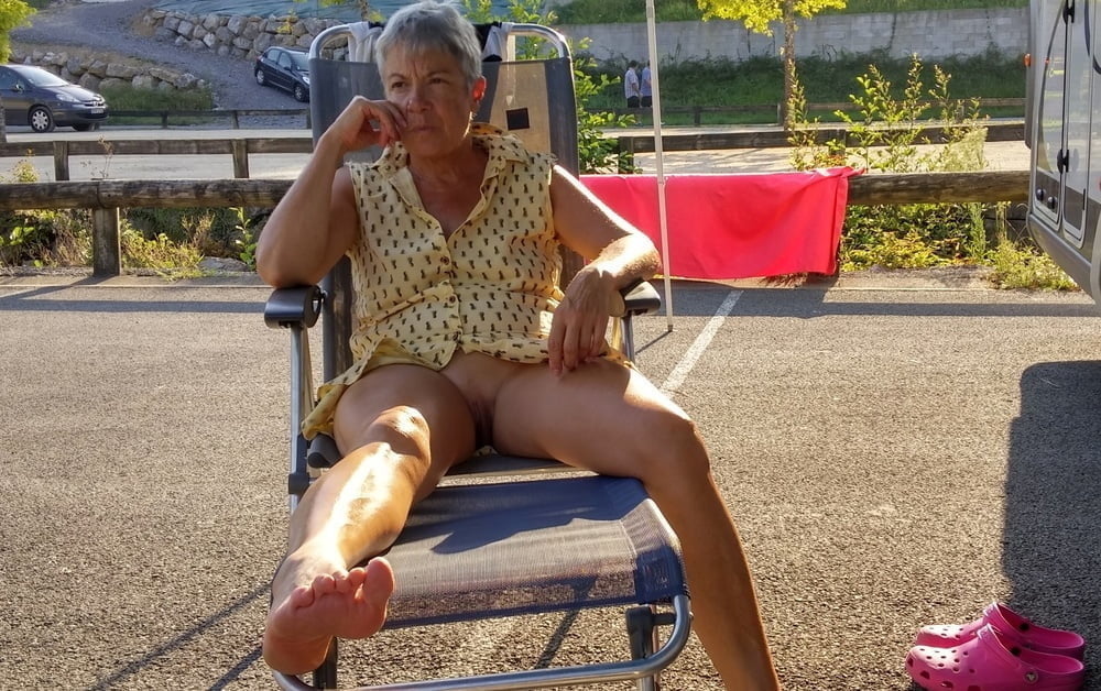 geile Oma ohne Hoeschen #88083759