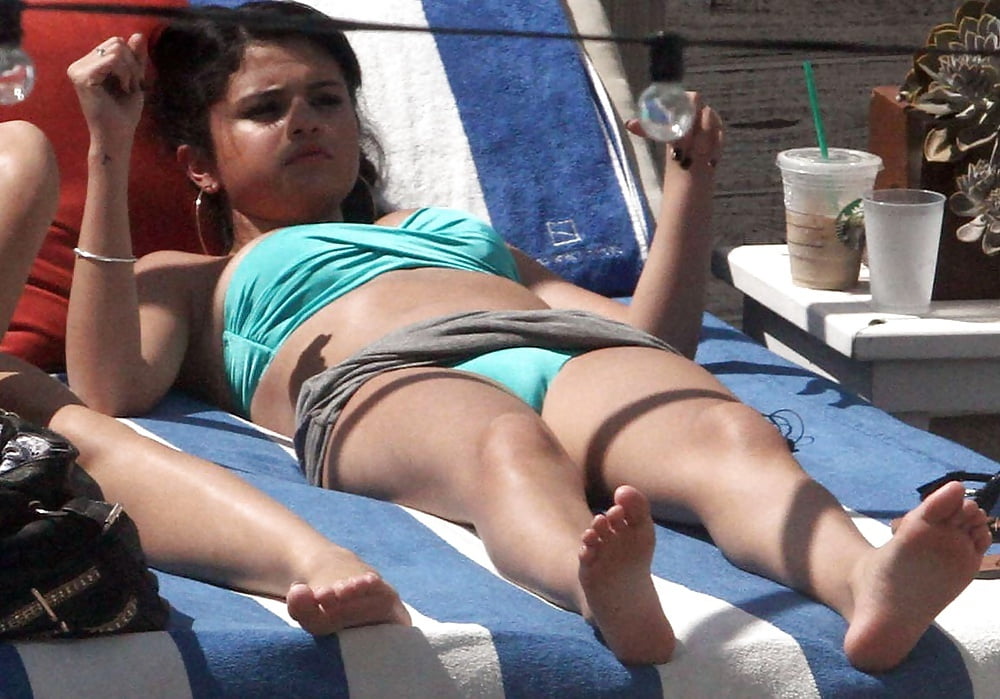 Selena gomez ... la parfaite jeune baiseuse ! !!!!!
 #80972956