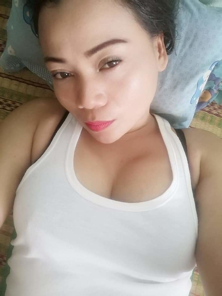 Janda, Tetek besar, Rumah #94847695