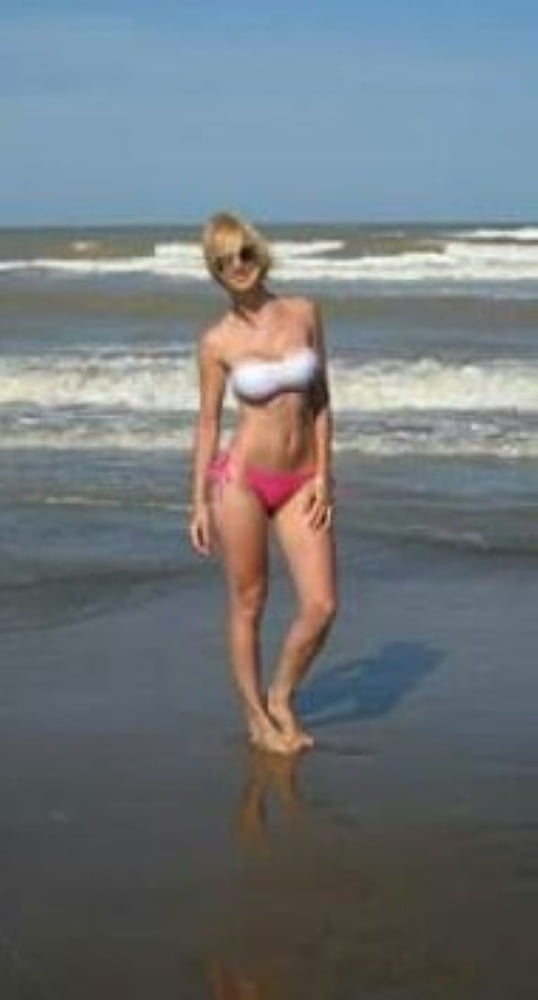 Meine gf und ihr hubby
 #94885898