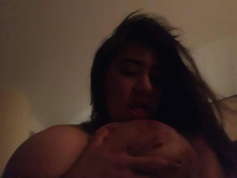若くて巨大な乳房を持つメキシコ人少女Jazmin
 #97406193