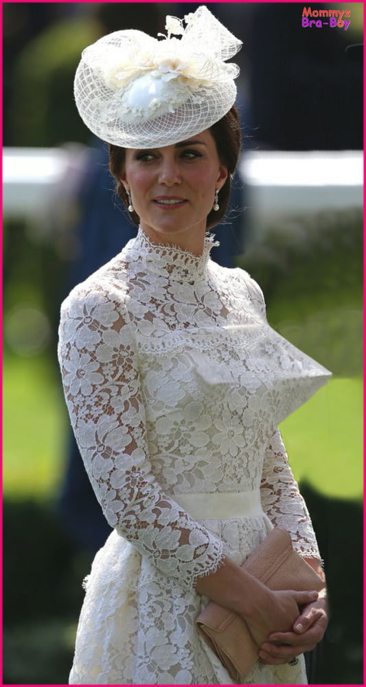Kate Middleton die Buestenhaltergoettin 1 #97916931