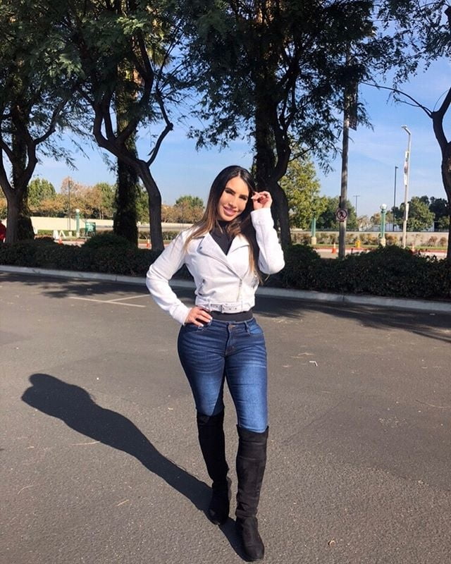 Latinas in jeans #96802627