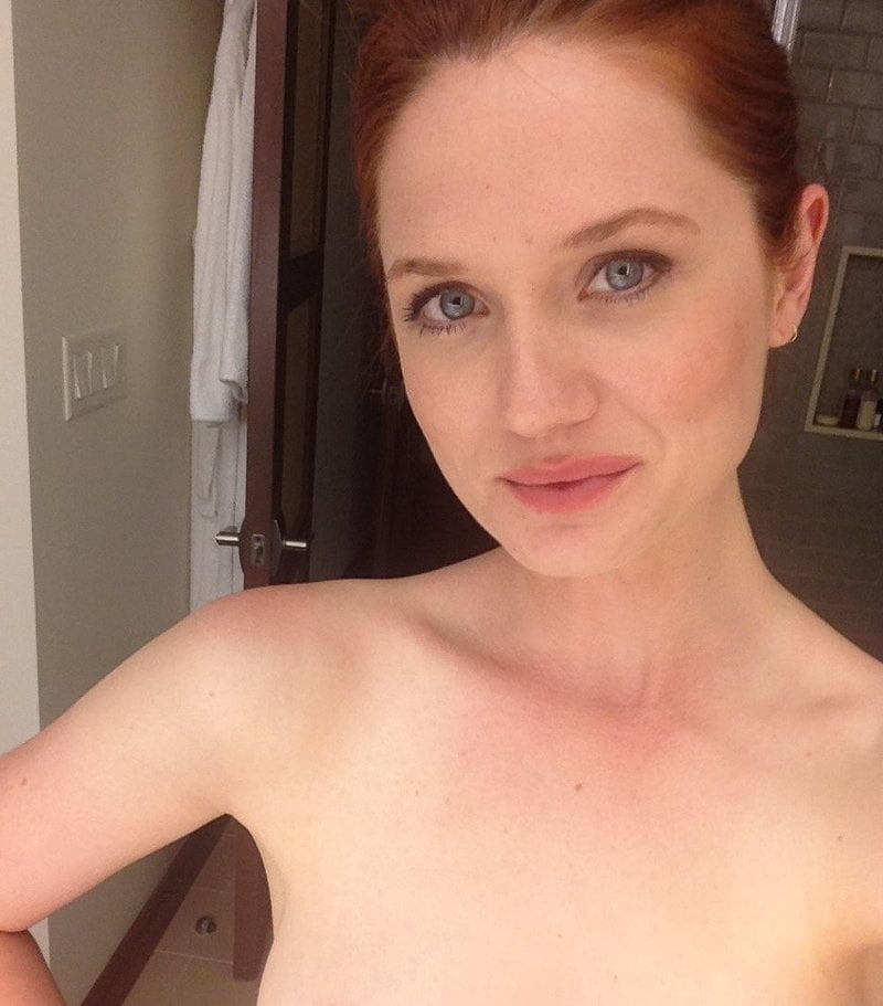 Bonnie Wright
 #88050901