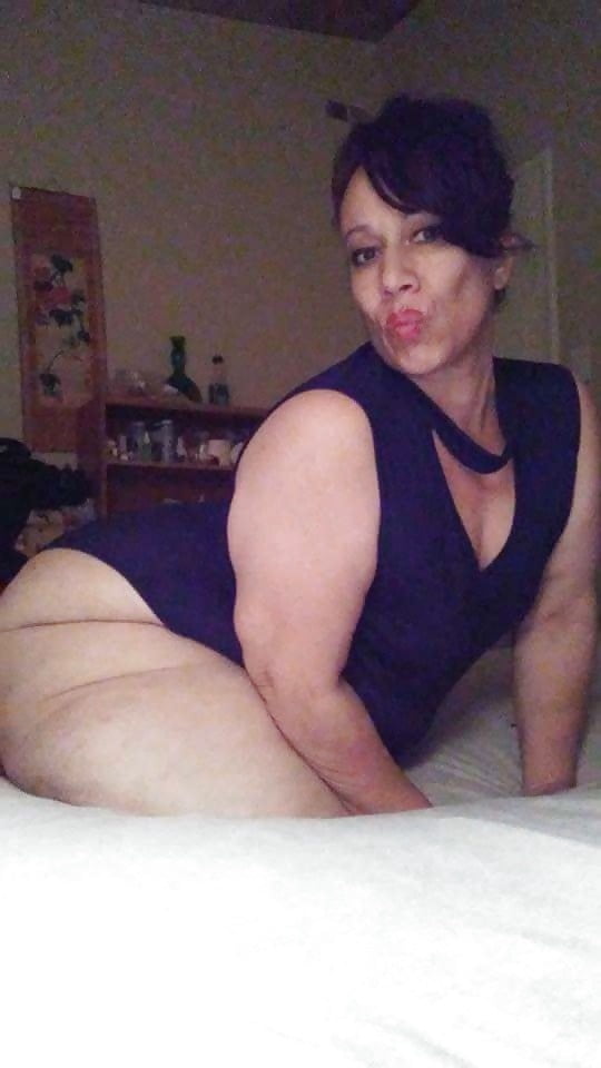 Ebony mature grosse hanche et booty
 #103504316