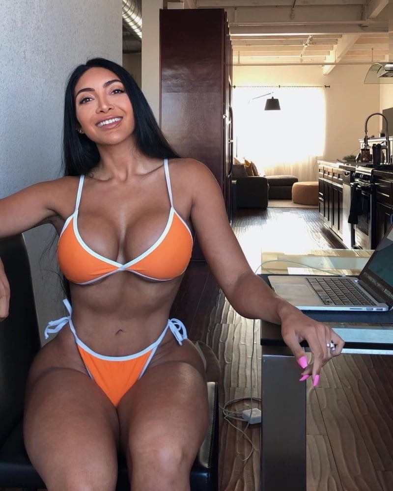 ラティーナガールロード5
 #104908116