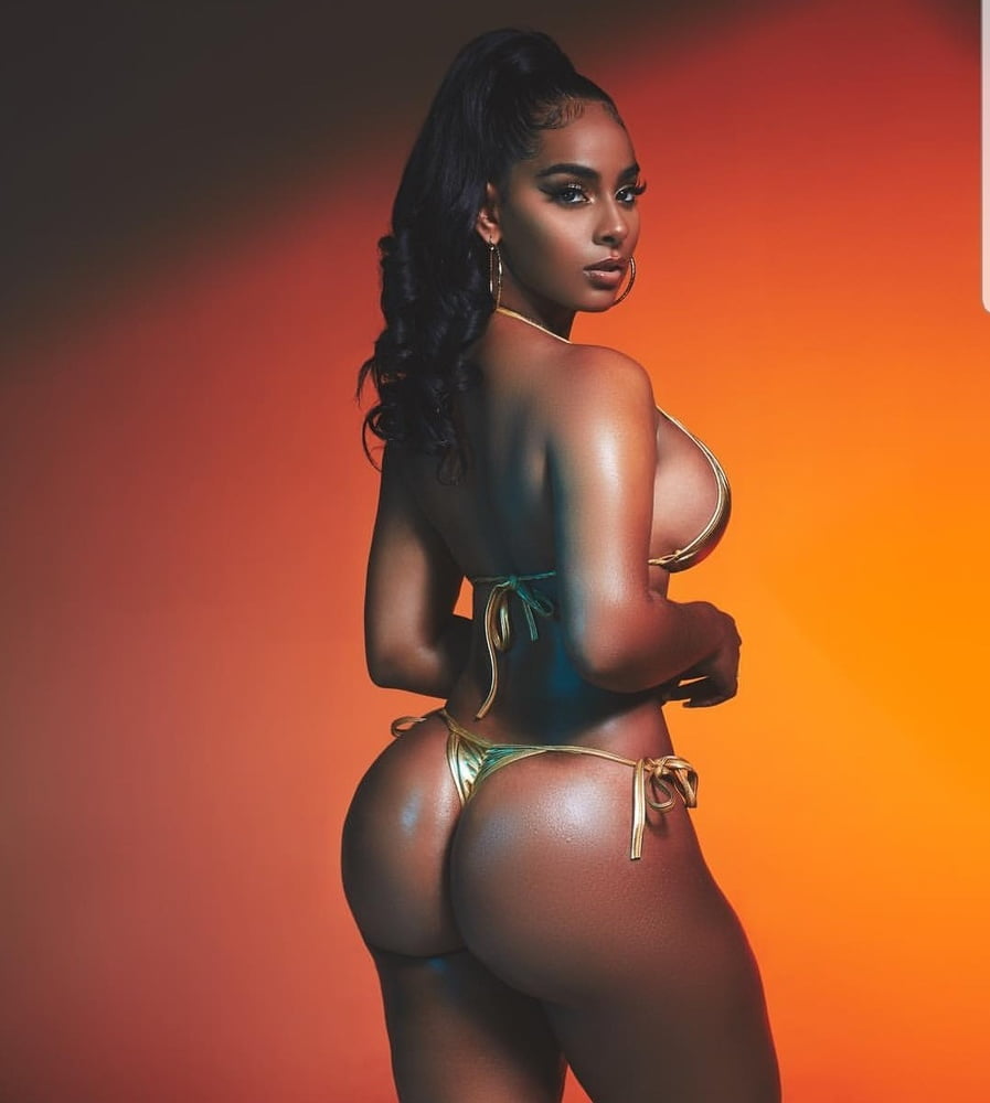 ラティーナガールロード5
 #104908146