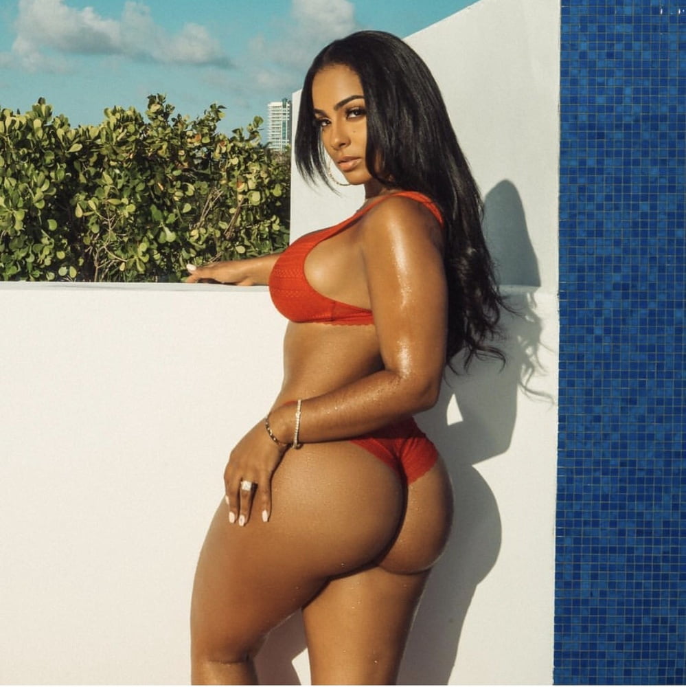 Latina girl load 5
 #104908149