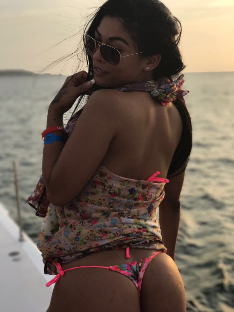 ラティーナガールロード5
 #104908457