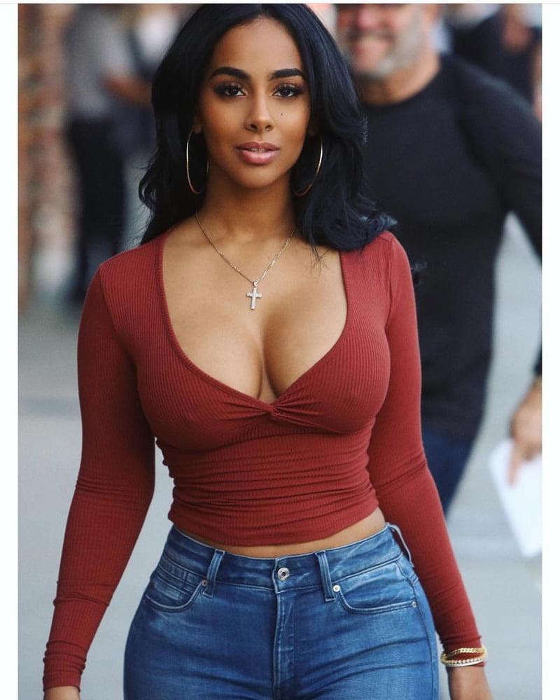 Latina girl load 5
 #104908532