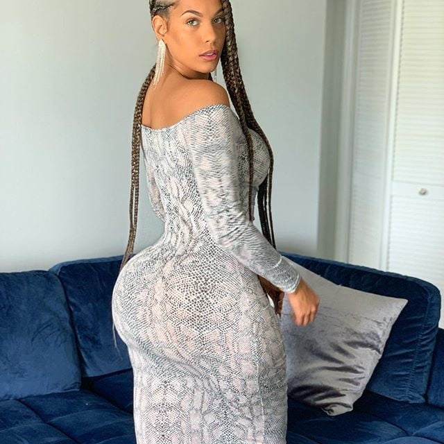 Latina Girl Load 5 #104908571