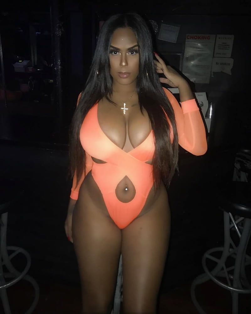 ラティーナガールロード5
 #104908688