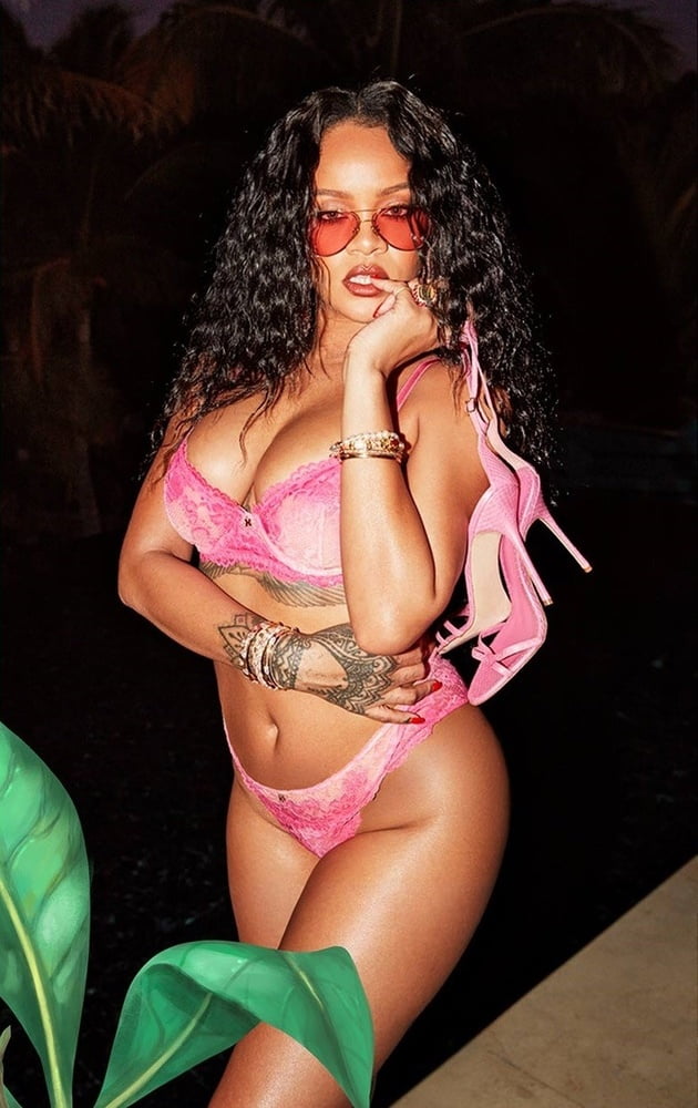 Rihanna Carne #90651352