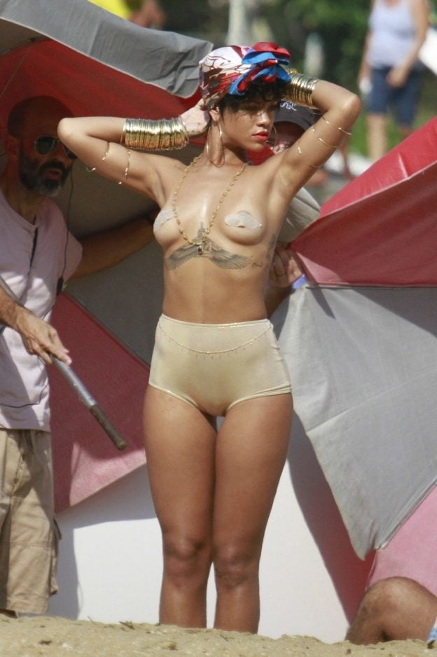 Rihanna Carne #90651643