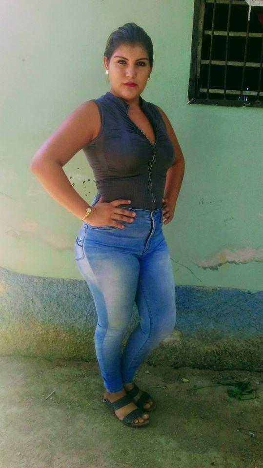Putas en jeans 26
 #104669413