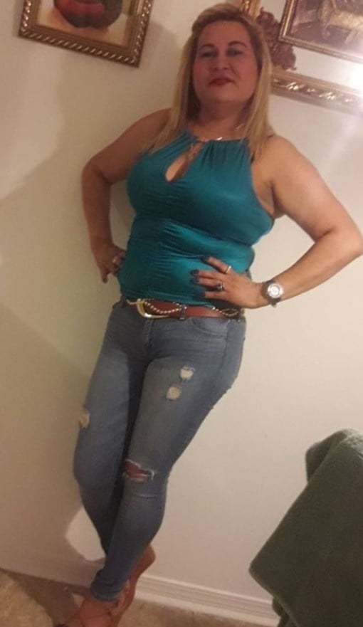 Putas en jeans 26
 #104669417