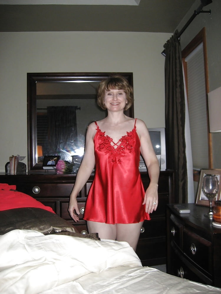 ランジェリーを着たママたち
 #103333469