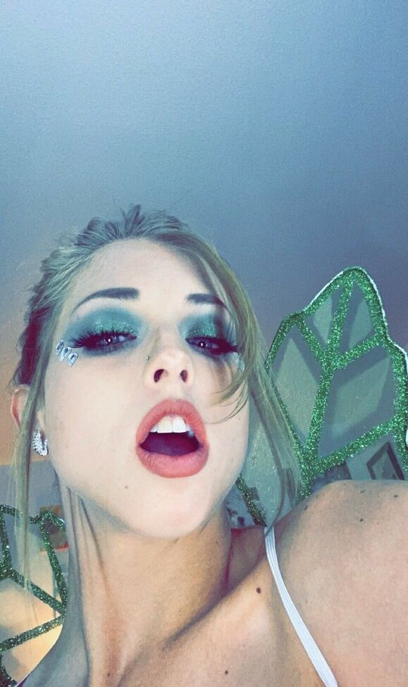 Katiedaisy desnuda #108191683