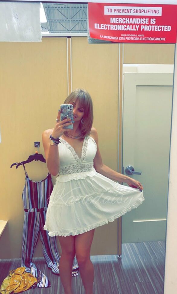 Katiedaisy desnuda #108191776