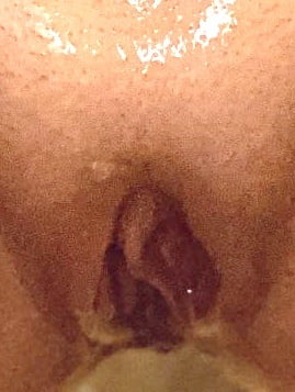 Mollige Milf mit riesigen Fake-Titten ist dreckige, spermaliebende Hure
 #82217313