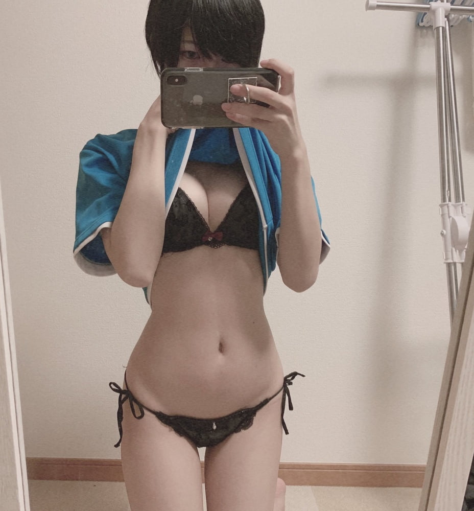 Asiática adicta 107
 #90118811