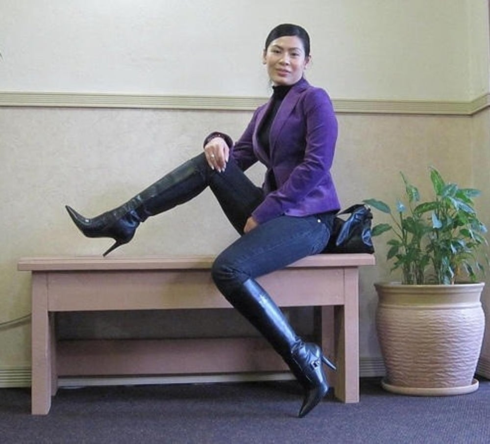 Milf con botas - ysave
 #98844767
