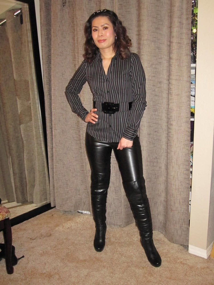 Milf con botas - ysave
 #98844813