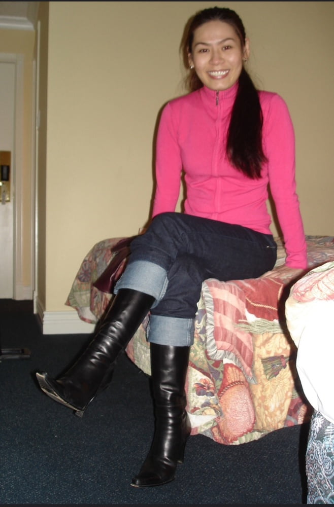 Milf con botas - ysave
 #98844902
