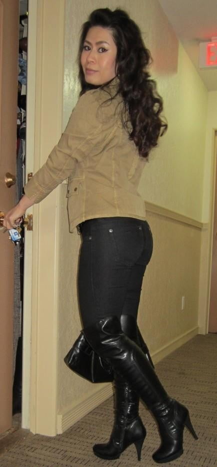 Milf con botas - ysave
 #98845120