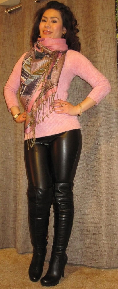 Milf con botas - ysave
 #98845211