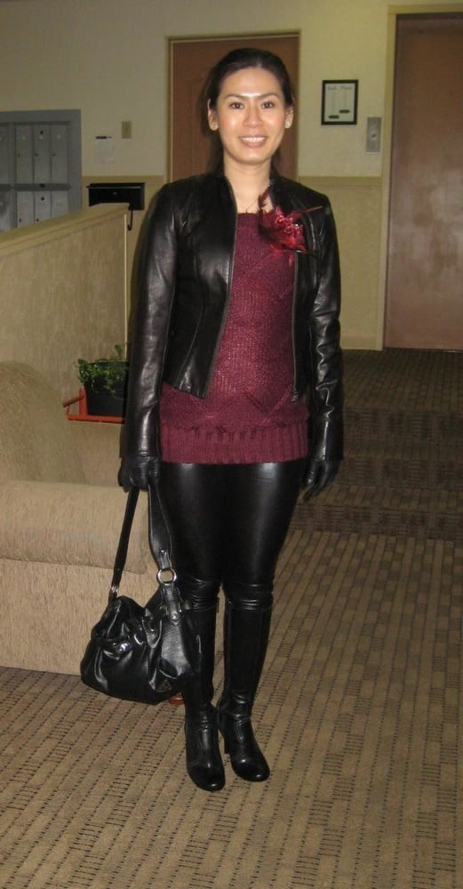 Milf con botas - ysave
 #98845217